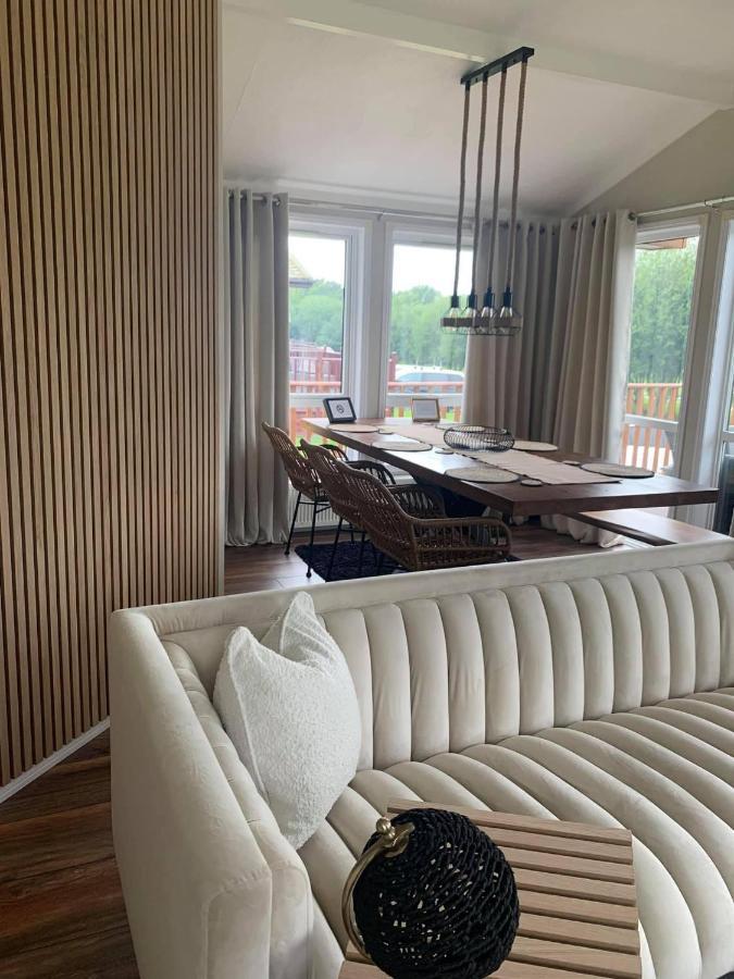 Beal The Lodge At Haggerston Castle מראה חיצוני תמונה